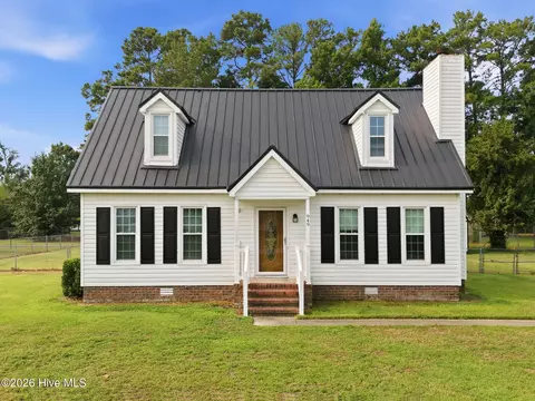 949 Teakwood Dr, Greenville, NC 27834