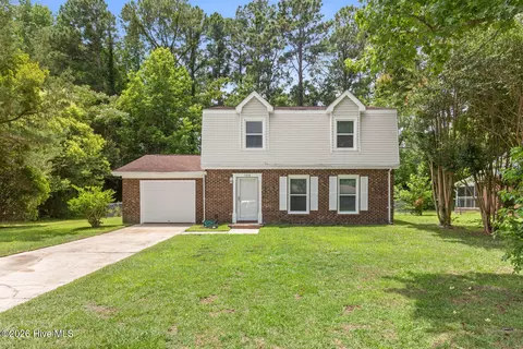 108 Meadowview Ct, Jacksonville, NC 28546