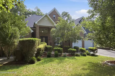 1953 Duffers Ln, Sanford, NC 27332