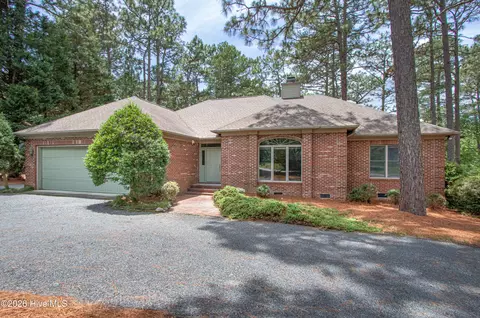 130 Landis Ct, Southern Pines, NC 28387