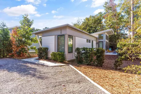 220 Victory Gardens Dr, Wilmington, NC 28409