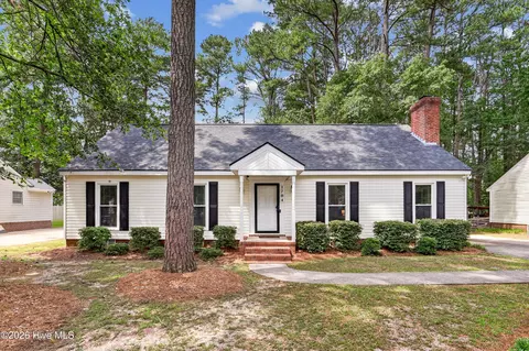 1704 Ridgeway St W, Wilson, NC 27893