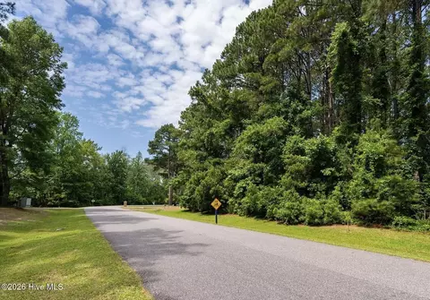 175 W Side Ln, Powells Point, NC 27966