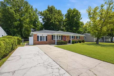 209 Ramsey Dr, Jacksonville, NC 28540