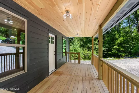 Exterior - 80 Oak Knob Dr, Murphy, NC 28906 photo 4 of 5