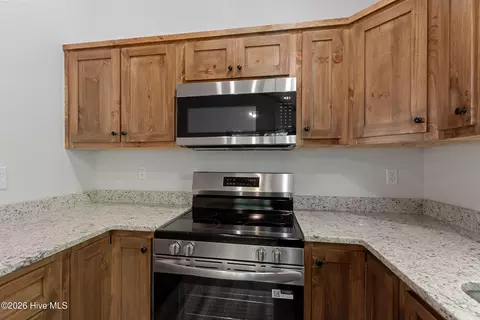 Kitchen - 80 Oak Knob Dr, Murphy, NC 28906 photo 4 of 4