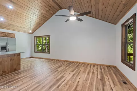 Living - 80 Oak Knob Dr, Murphy, NC 28906 photo 1 of 3