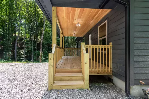 Exterior - 80 Oak Knob Dr, Murphy, NC 28906 photo 3 of 5