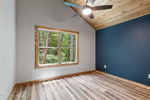 Bedroom - 80 Oak Knob Dr, Murphy, NC 28906 photo 4 of 5