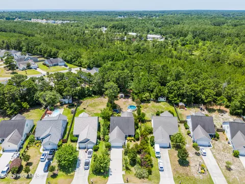 View/Area - 126 Leeward Ln, Hampstead, NC 28443 photo 4 of 5