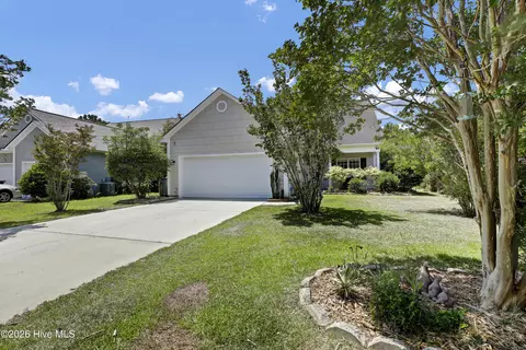 Exterior - 126 Leeward Ln, Hampstead, NC 28443 photo 3 of 8