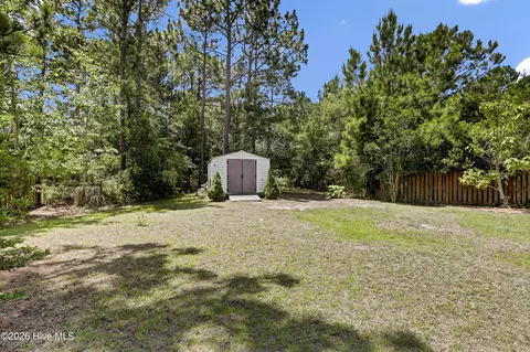 Exterior - 126 Leeward Ln, Hampstead, NC 28443 photo 7 of 8