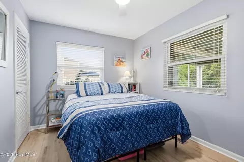 Bedroom - 1607 Emerald Dr, Emerald Isle, NC 28594 photo 4 of 11