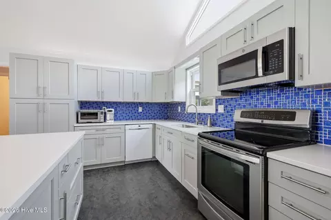 Kitchen - 1607 Emerald Dr, Emerald Isle, NC 28594 photo 6 of 6