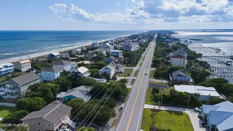 View/Area - 1607 Emerald Dr, Emerald Isle, NC 28594 photo 4 of 6