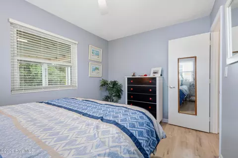 Bedroom - 1607 Emerald Dr, Emerald Isle, NC 28594 photo 6 of 11