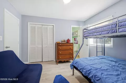 Bedroom - 1607 Emerald Dr, Emerald Isle, NC 28594 photo 10 of 11