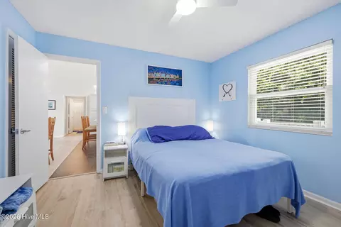Bedroom - 1607 Emerald Dr, Emerald Isle, NC 28594 photo 8 of 11