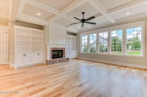 Living - 610 Darien Dr, Evans, GA 30809 photo 2 of 4