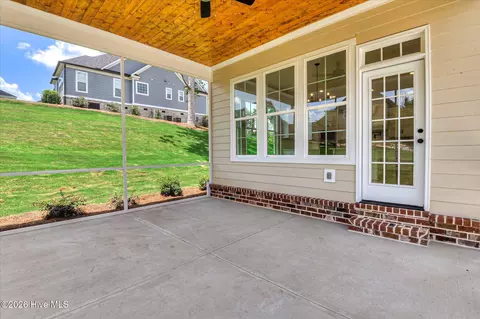 Exterior - 610 Darien Dr, Evans, GA 30809 photo 3 of 11