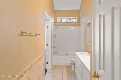 Bath - 330 Hogan Way, Evans, GA 30809 photo 4 of 11