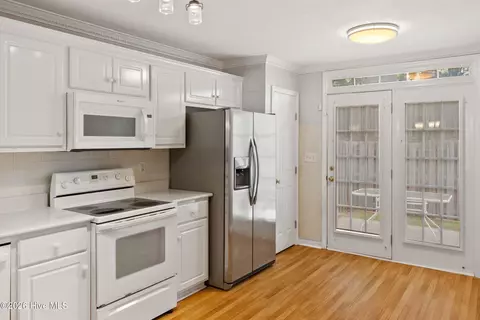 Kitchen - 330 Hogan Way, Evans, GA 30809 photo 1 of 9