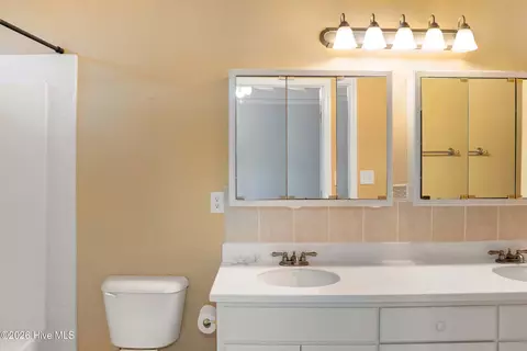 Bath - 330 Hogan Way, Evans, GA 30809 photo 1 of 11