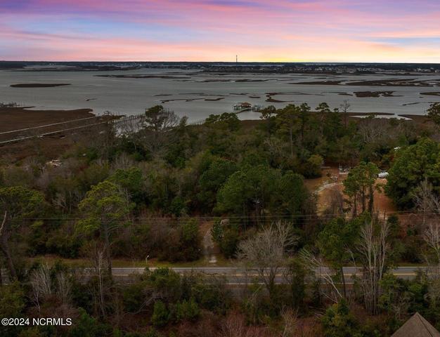 10022 Coast Guard Rd, Emerald Isle, NC 28594