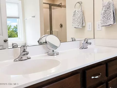 Bath - 589 Aurora Pl, Hampstead, NC 28443 photo 4 of 10