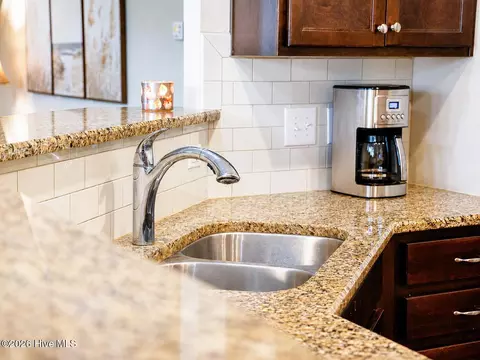Kitchen - 589 Aurora Pl, Hampstead, NC 28443 photo 6 of 9