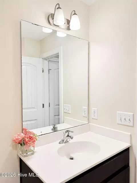 Bath - 589 Aurora Pl, Hampstead, NC 28443 photo 7 of 10
