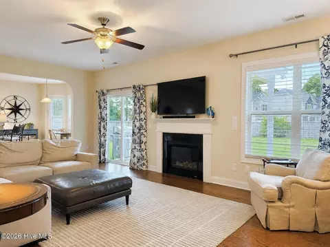 Living - 589 Aurora Pl, Hampstead, NC 28443 photo 3 of 5