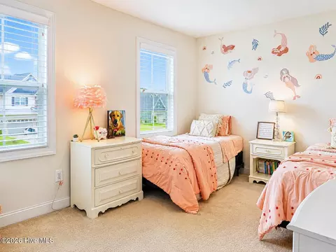 Bedroom - 589 Aurora Pl, Hampstead, NC 28443 photo 9 of 12