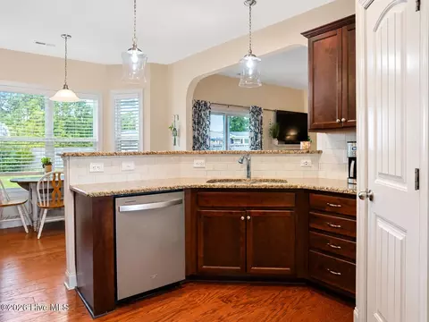 Kitchen - 589 Aurora Pl, Hampstead, NC 28443 photo 7 of 9