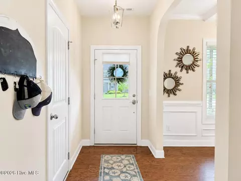 Entry Way - 589 Aurora Pl, Hampstead, NC 28443 photo 2 of 8