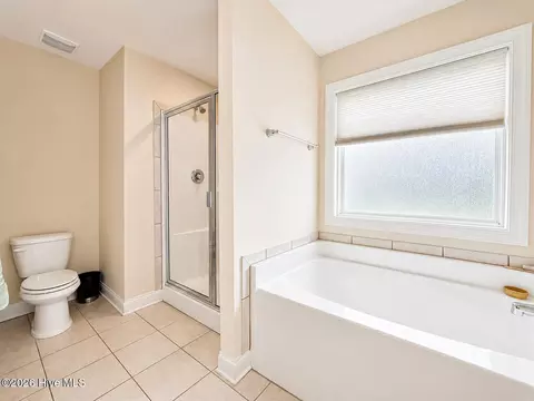 Bath - 589 Aurora Pl, Hampstead, NC 28443 photo 3 of 10