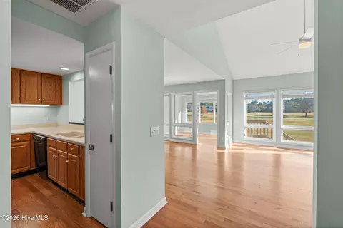 Entry Way - 115 Egret Ct, Hampstead, NC 28443 photo 2 of 3