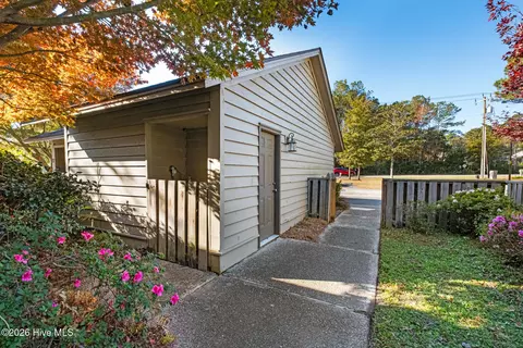 Exterior - 115 Egret Ct, Hampstead, NC 28443 photo 4 of 5
