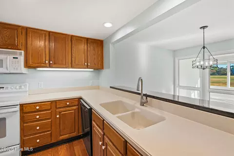 Kitchen - 115 Egret Ct, Hampstead, NC 28443 photo 1 of 2