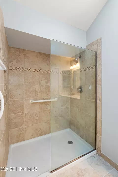 Bath - 115 Egret Ct, Hampstead, NC 28443 photo 3 of 4