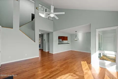 Living - 115 Egret Ct, Hampstead, NC 28443 photo 3 of 4