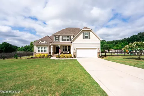 525 Daylily Ct, Carthage, NC 28327
