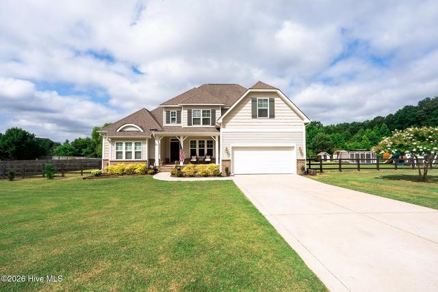 525 Daylily Ct, Carthage, NC 28327