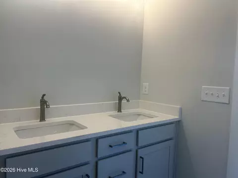 Bath - 5202 Moonshell Loop, Wilmington, NC 28412 photo 1 of 3