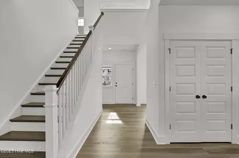Entry Way - 258 Planters Walk, Hampstead, NC 28443 photo 2 of 3