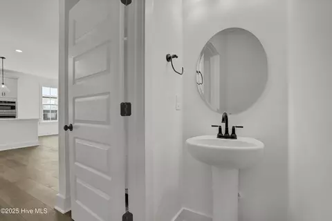 Entry Way - 258 Planters Walk, Hampstead, NC 28443 photo 3 of 3