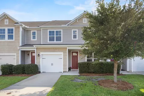 534 Orbison Dr, Wilmington, NC 28411