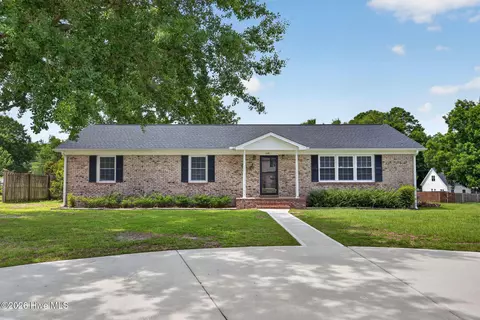 110 Scottsdale Dr, Wilmington, NC 28411