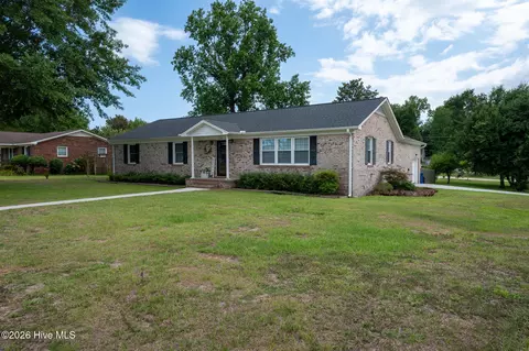 110 Scottsdale Dr, Wilmington, NC 28411