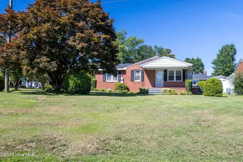 101 Oakland Blvd, Clinton, NC 28328
